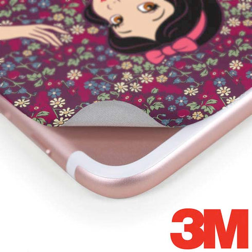Disney Snow White Character with Floral Pattern iPhone 8 Plus Skin